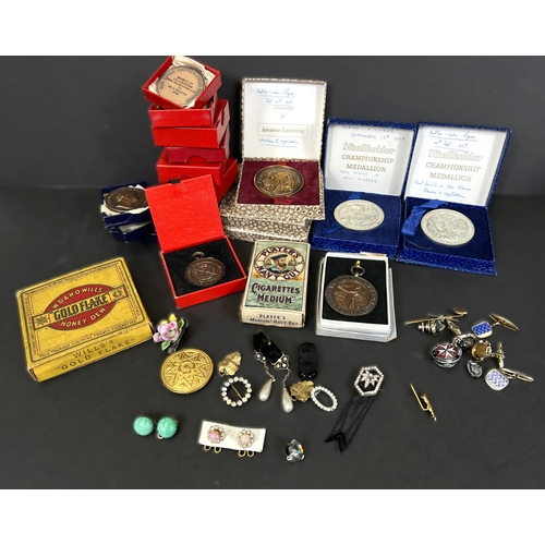 Lot 711       