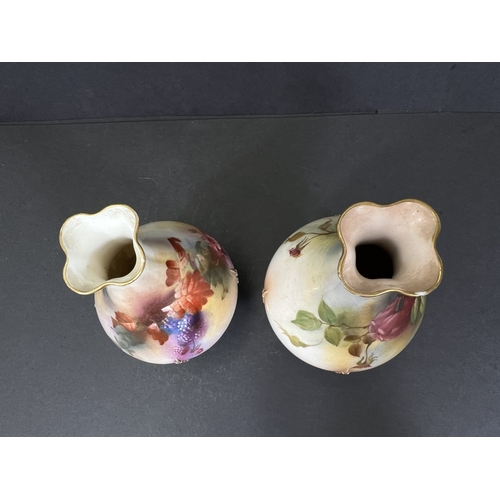 539 - A pair of hand painted Royal Worcester vases, one flowers, one fruit (one chipped rim), a Masons gin... 