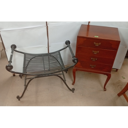 Lot 820       