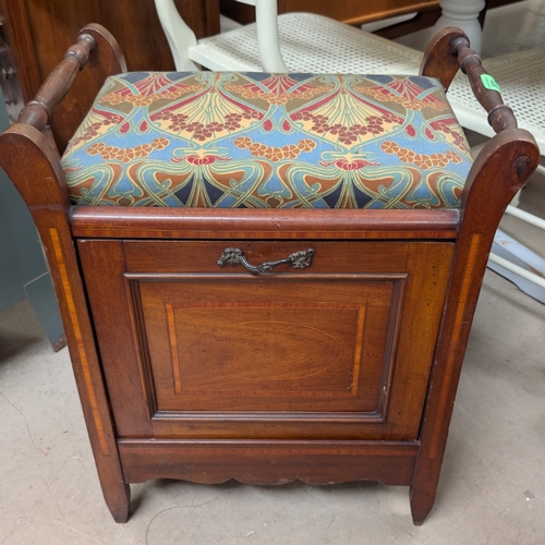 Lot 831       