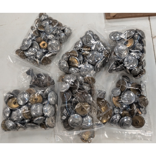 207 - A collection of vintage firebrigade buttons etc