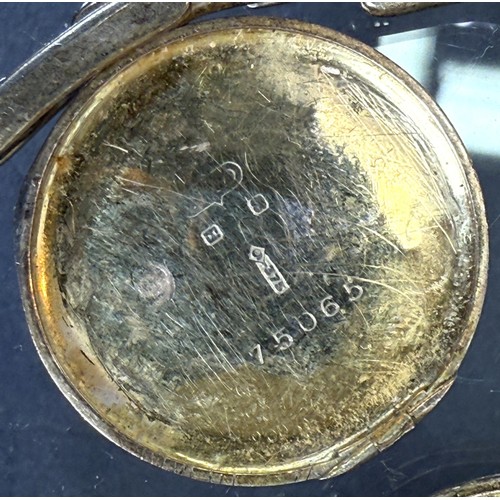 602 - An early 20th century lady's wristwatch on expanding bracelet, back plate 9ct hallmarked gold (weigh... 