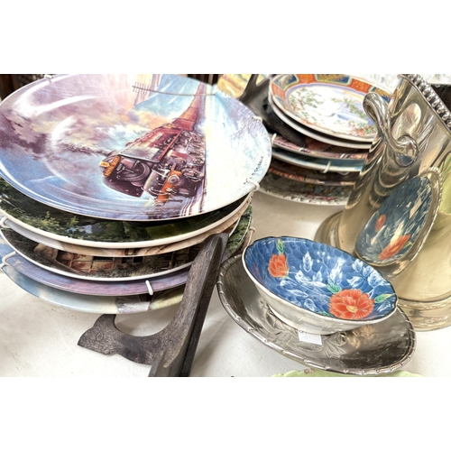 86 - A silver plated champagne bottle holder; 11 collectors plates and other miniature and decorative chi... 