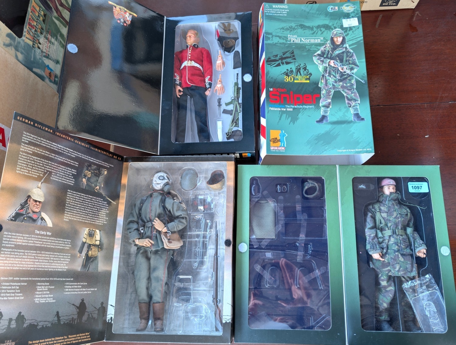 Sideshow Collectables 12