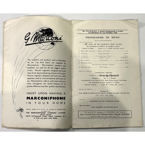 240A - 1933 FA Cup Final official match programme Everton v Manchester City 29 April 1933 at Wembley; creas... 