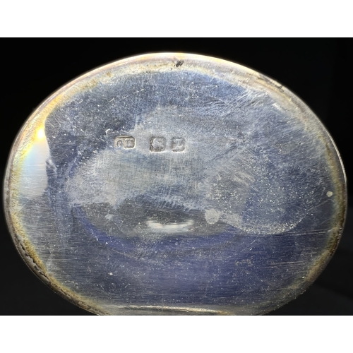 536 - An oval hallmarked silver ink stand with pierced and gadrooned decoration, on 4 scroll feet, Birmngh... 