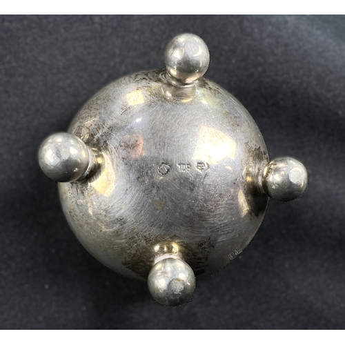 613 - A pair of chased hallmarked silver napkin rings; an engine turned pair of napkin rings; a hms salt o... 