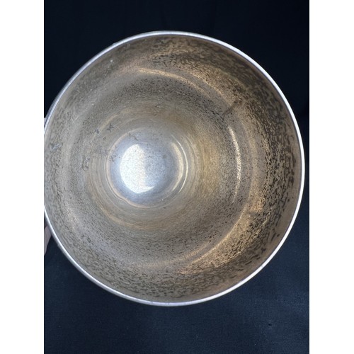 609A - A hallmarked silver goblet with chased decoration, Birmingham 1969, 4ozt
