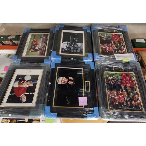 249D - 6 signed Manchester United photos including Bobby Charlton, Alex Ferguson, Alex Stepney, Pat Crerand... 