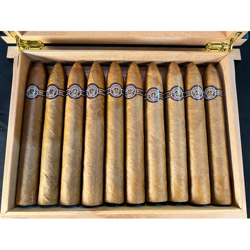 291 - Montecristo Pirámides book of 20 Cigars, part of the limited Colección Habanos series, 6 1/4