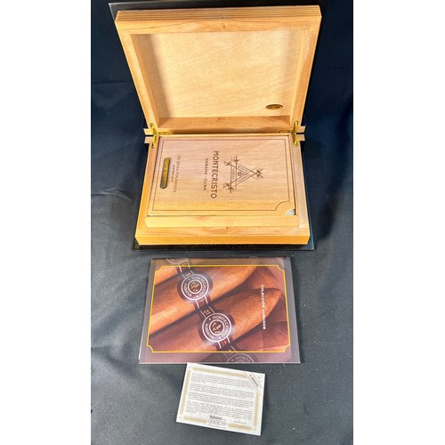 291 - Montecristo Pirámides book of 20 Cigars, part of the limited Colección Habanos series, 6 1/4