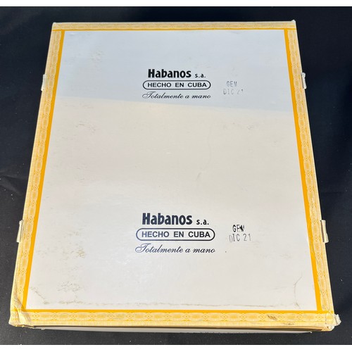 292 - H. Upmann Super Magnum Book - Box number 000053943508. 56 ring-gauge by 180mm.Additional information... 