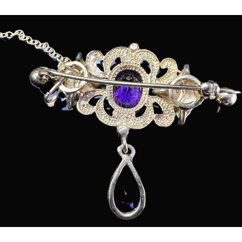 678 - A Victorian 9ct gold brooch with Amethyst drop 7.4g gross