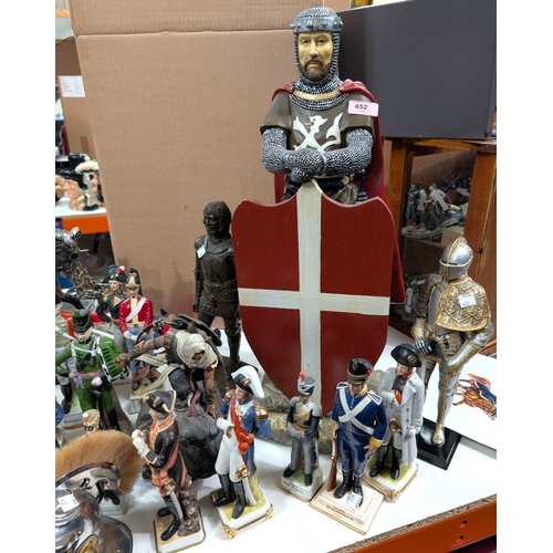 Display resin model figures of Crusader with shield; display models of ...