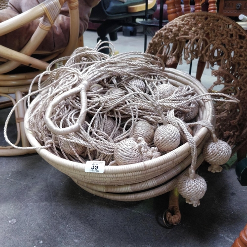 39 - Lot of Decorative Hanging Baskets