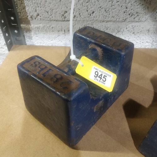 Lot 946       