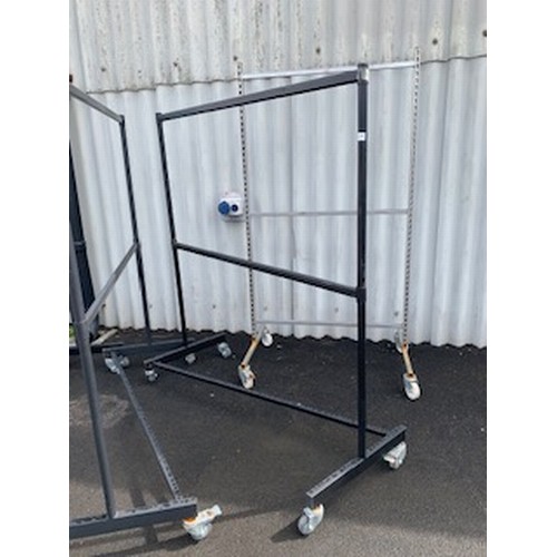 981G - Clothes Rail