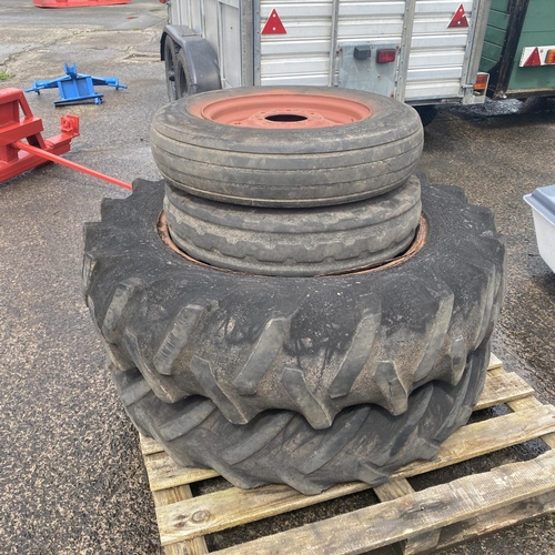 947 - 2 Front & Back Tractor Wheels