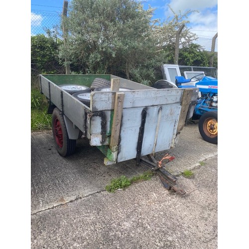 1012 - Vintage Tipping Trailer