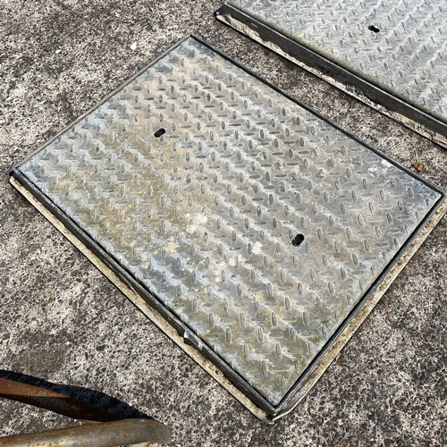 898 - Galvanised Manhole Cover