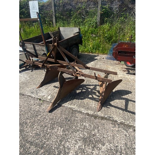 1039 - Drill Plough, Good Condition With Badge