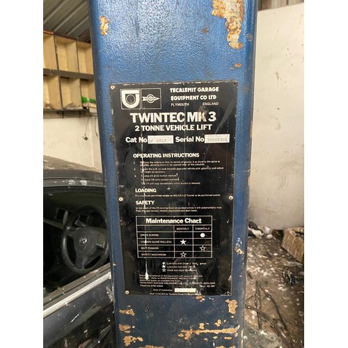 1035 - 2 Tonne Car Lift (Blue) -Sold As Seen
*MUST BE REMOVED OFF THE PREMISES - 9 TAUGHEY ROAD, BT53 6RA B... 