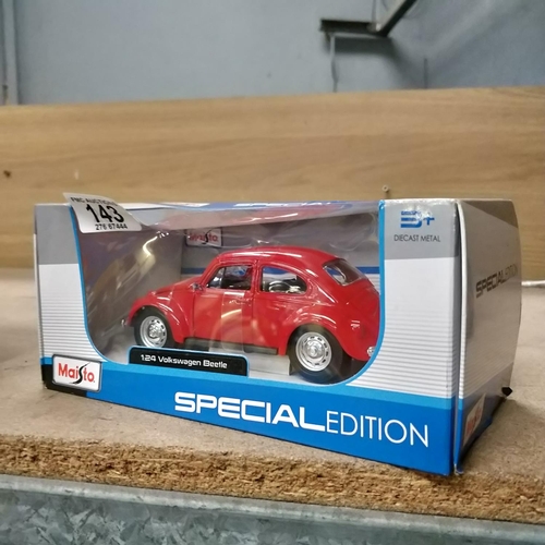 143 - Maisto 1:24 Scale VW Beetle