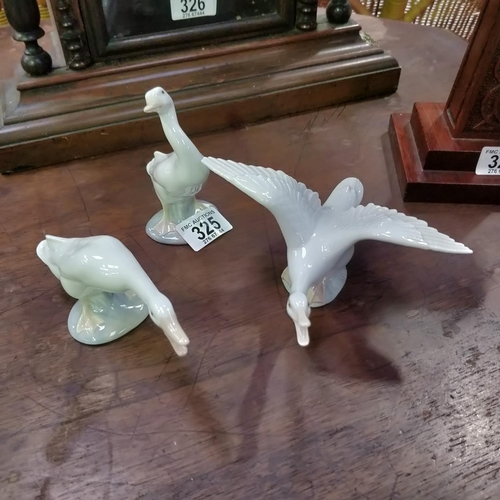 325 - 2 Lladro Porcelain Duck Ornaments & Lladro Porcelain Duck In Flight