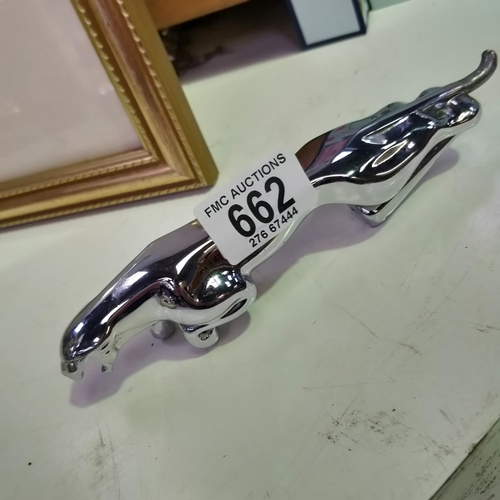 662 - Jaguar Car Emblum