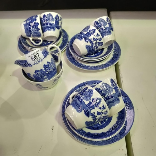 667 - Willow Pattern Tea Set 20 Pieces