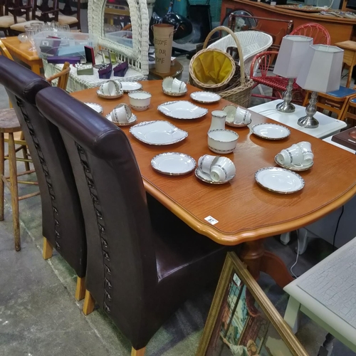 87 - Table & Chairs