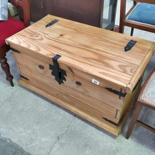 995 - Pine Blanket Box