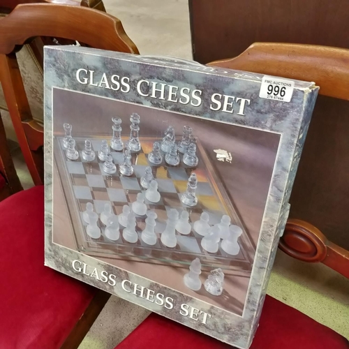 996 - Glass chess Set