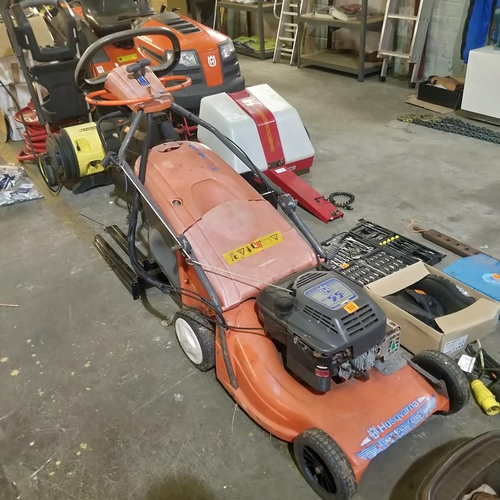 533 - Husqvarna Lawnmower