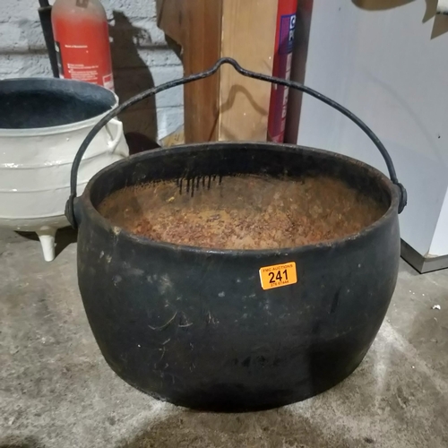 241 - Large Pot