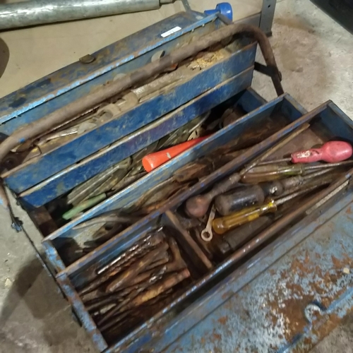 343 - Old Toolbox & Contents