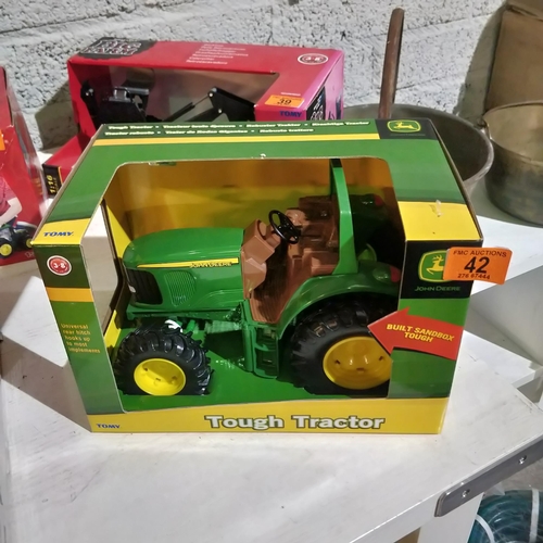 42 - John Deere Model tractor