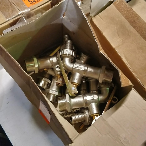 524 - Box Of Taps x8