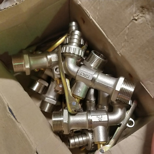 526 - Box Of Taps x8