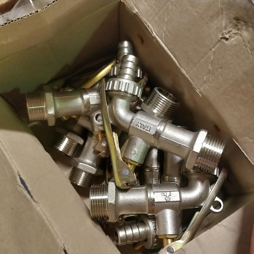 529 - Box Of Taps x8