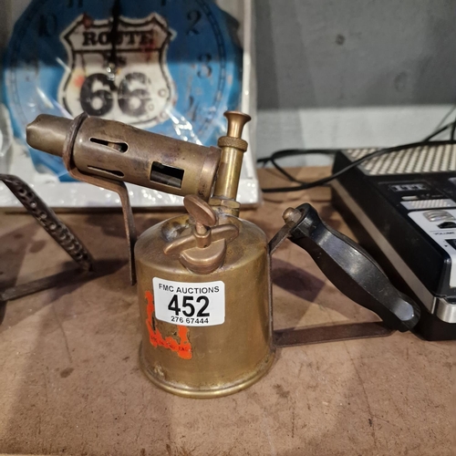 Lot 452       
