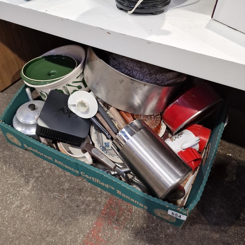 654 - Good Assorted Box Lot Inc Kettle