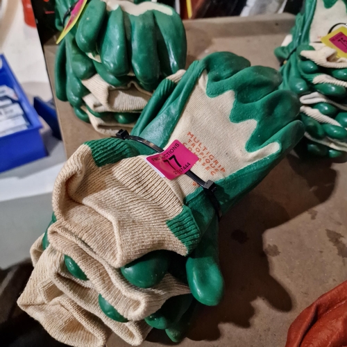 77 - 5 Pairs Of Work Gloves