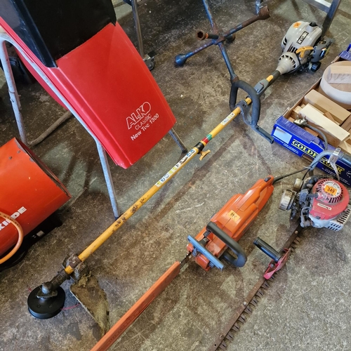 347 - Ryobi Petrol Strimmer - Working