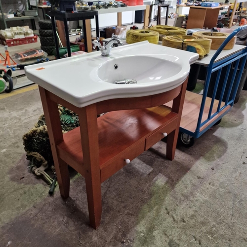 460 - Sink On Stand