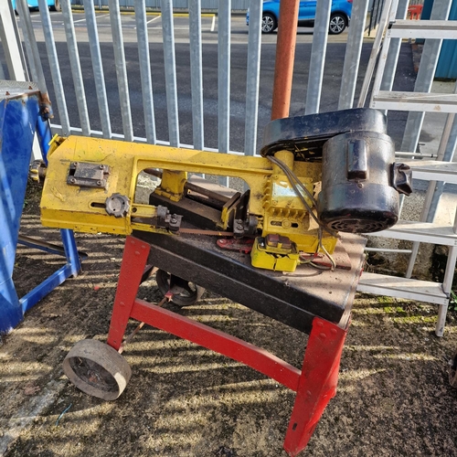 504 - Metal Band Saw - Working