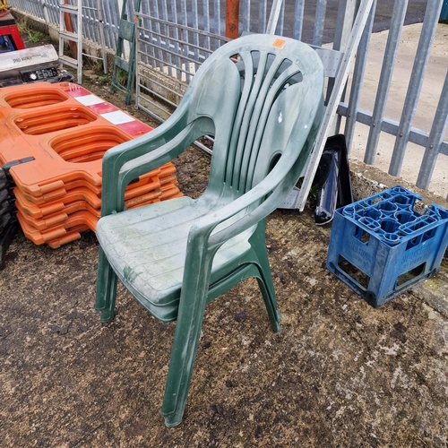 516 - 2 Garden Chairs