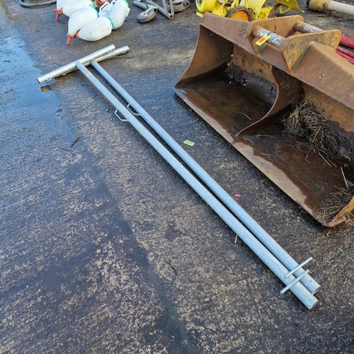 557 - Set Of Galvanised Line Poles