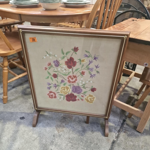 39 - Lovely Decorative Fire Screen/Table