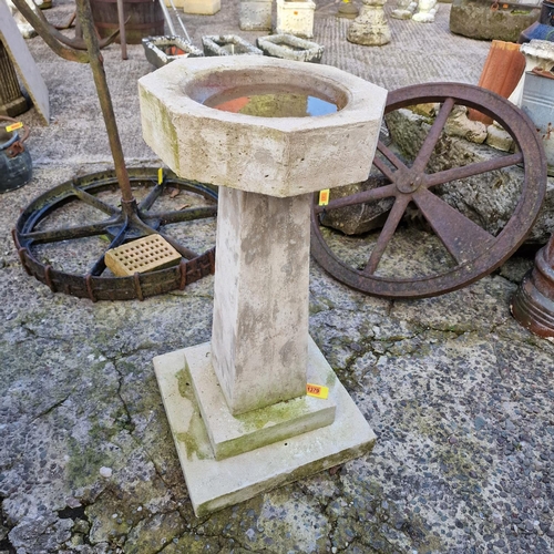 1379 - Concrete Bird Bath